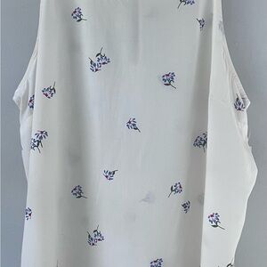 Old Navy White and Purple Tank Top Floral Design